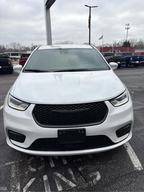 2022 Chrysler Pacifica Hybrid Touring L