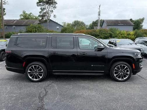Diamond Black 2023 Jeep Wagoneer L Series II