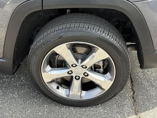 Metallic 2022 Jeep Grand Cherokee L Limited
