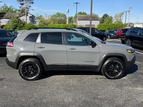 2022 Jeep Cherokee Trailhawk