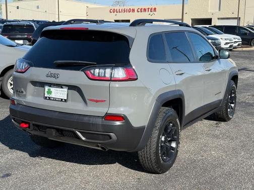 2022 Jeep Cherokee Trailhawk