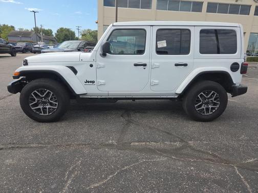 Bright White Clearcoat 2026 Jeep Wrangler Sahara