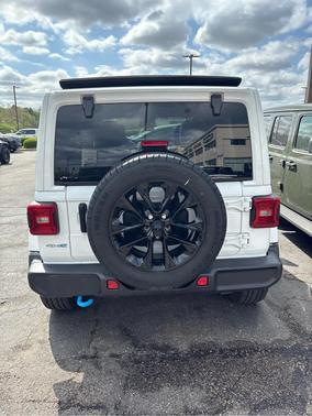 Bright White Clearcoat 2024 Jeep Wrangler 4xe Sahara