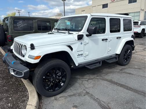 Bright White Clearcoat 2024 Jeep Wrangler 4xe Sahara