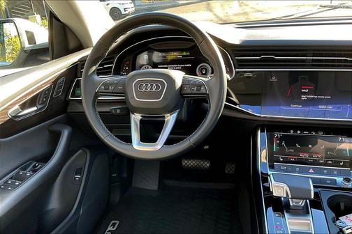 2022 Audi Q8 55 Premium