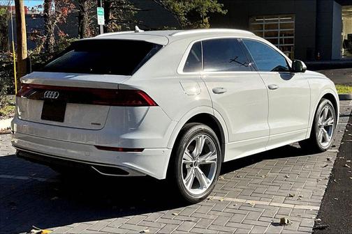 2022 Audi Q8 55 Premium