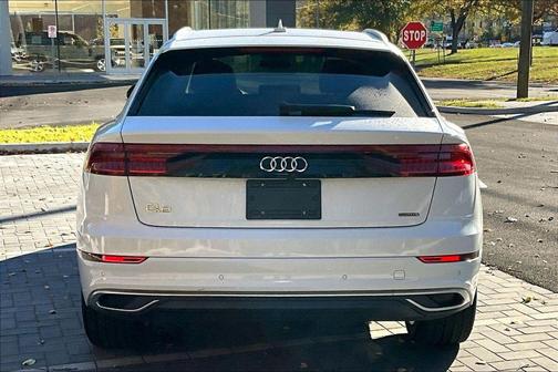 2022 Audi Q8 55 Premium