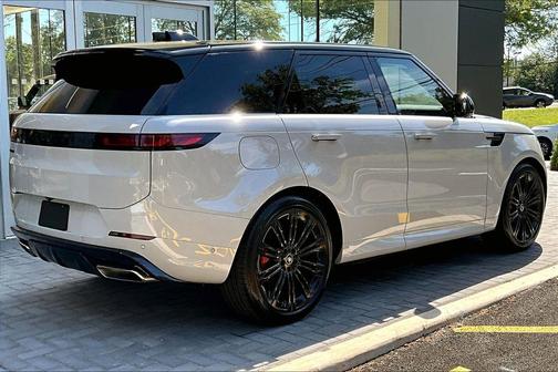2025 Land Rover Range Rover Sport SE