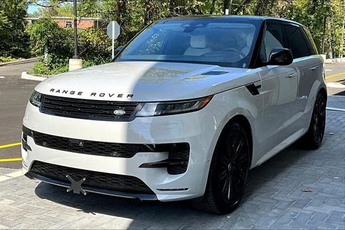 2025 Land Rover Range Rover Sport SE