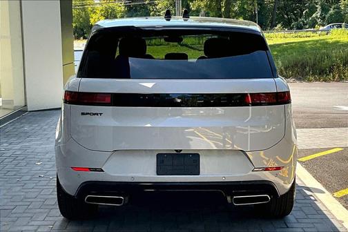 2025 Land Rover Range Rover Sport SE