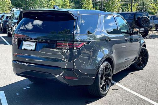 Carpathian Gy 2025 Land Rover Discovery P300 Dynamic SE