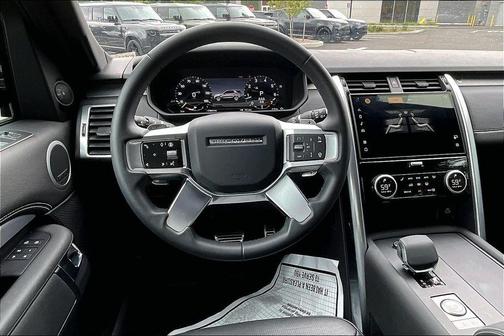 Blue Metallic 2025 Land Rover Discovery Dynamic SE