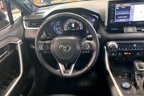 2020 Toyota RAV4 Hybrid SE