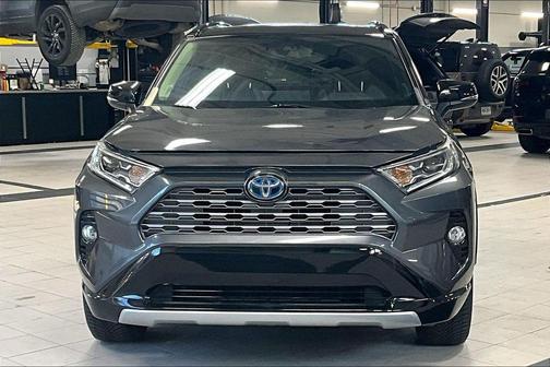 2020 Toyota RAV4 Hybrid SE