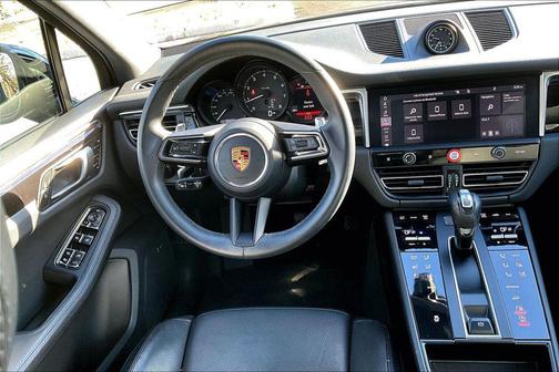 2023 Porsche Macan Base