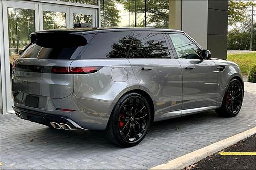 2025 Land Rover Range Rover Sport SE