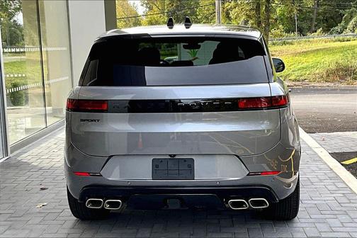 2025 Land Rover Range Rover Sport SE
