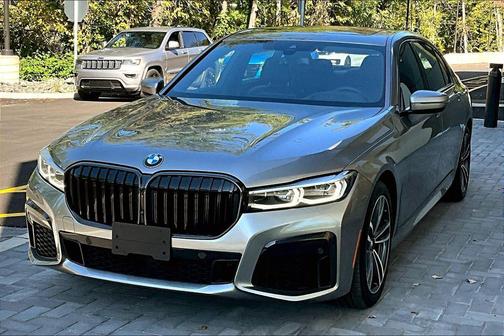 2022 BMW 740 i xDrive