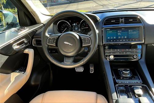 2019 Jaguar F-PACE 25t Premium