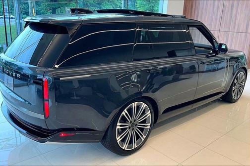 Carpathian Grey Premium Metallic 2026 Land Rover Range Rover P530 SE 7 Seat