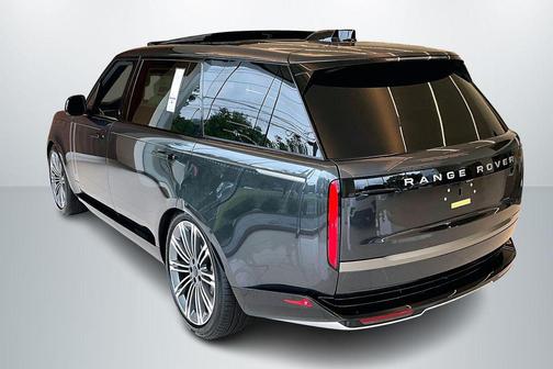 Carpathian Grey Premium Metallic 2026 Land Rover Range Rover P530 SE 7 Seat