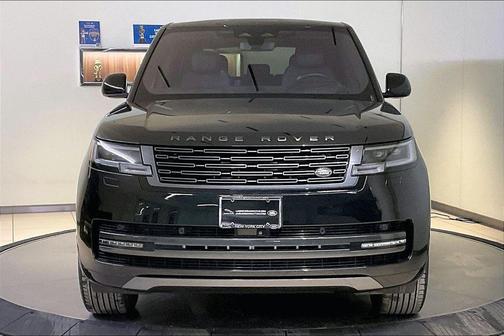 Santorini Black Metallic 2023 Land Rover Range Rover P400 SE