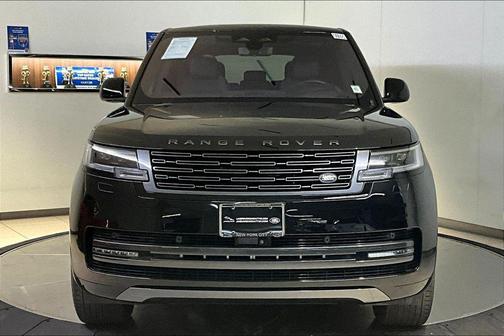Santorini Black Metallic 2023 Land Rover Range Rover P400 SE