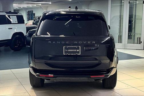 Santorini Black Metallic 2023 Land Rover Range Rover P400 SE
