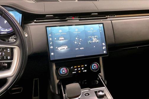 Santorini Black Metallic 2023 Land Rover Range Rover P400 SE