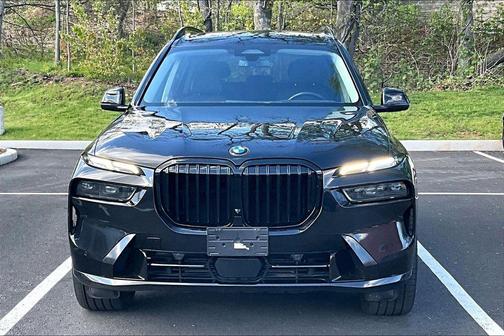 Black Sapphire Metallic 2025 BMW X7 xDrive40i