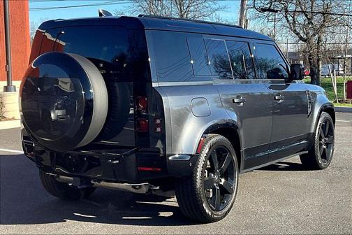 Carpathian Grey Metallic 2025 Land Rover Defender 110 P400 X-Dynamic SE