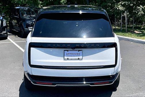 Icy White Gloss 2025 Land Rover Range Rover P400 SE 7 Seat