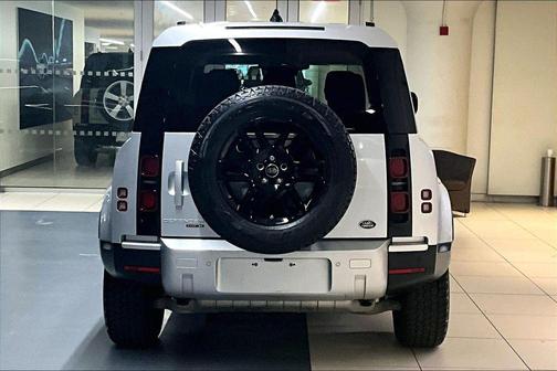 Indus Silver Metallic 2020 Land Rover Defender 110 SE