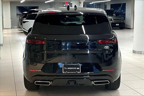 Santorini Black Metallic 2023 Land Rover Range Rover Sport SE