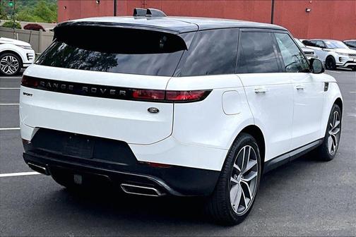 Fuji White 2023 Land Rover Range Rover Sport SE