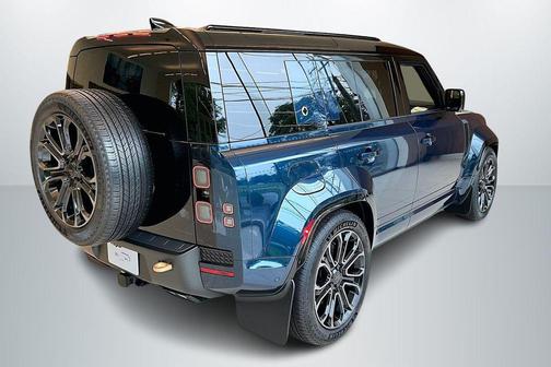 Sargasso Blue Premium Metallic 2026 Land Rover Defender P635 OCTA