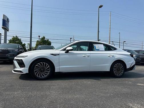 2024 Hyundai SONATA Hybrid SE