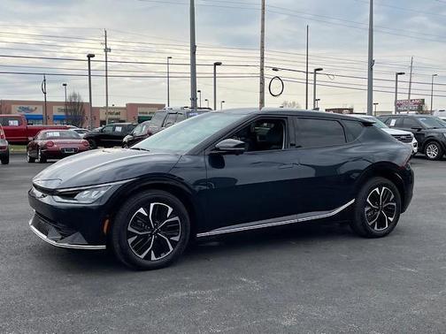 Photo 5 of 43 of 2022 Kia EV6 Wind