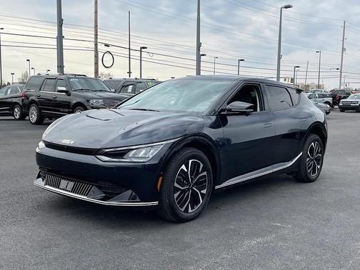 Photo 4 of 43 of 2022 Kia EV6 Wind
