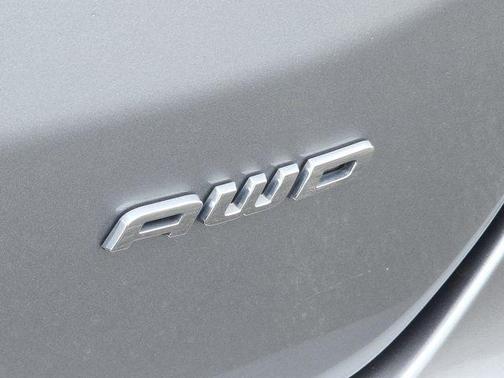 Iconic Silver Metallic 2024 Ford Edge SEL