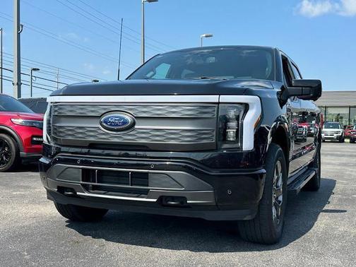2023 Ford F-150 Lightning LARIAT