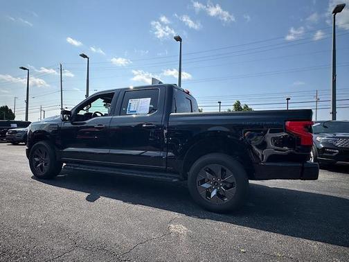 2023 Ford F-150 Lightning LARIAT