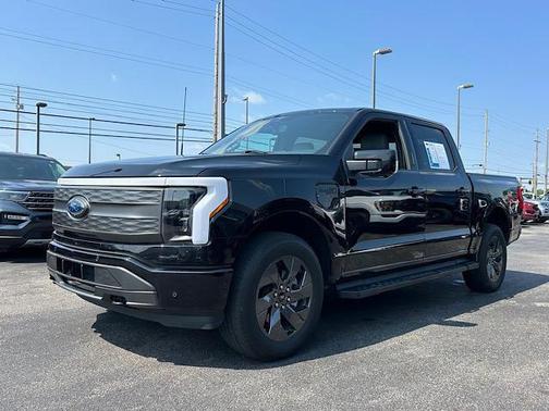 2023 Ford F-150 Lightning LARIAT