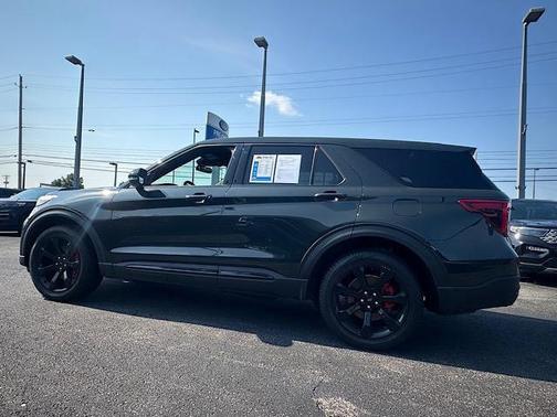 2022 Ford Explorer ST