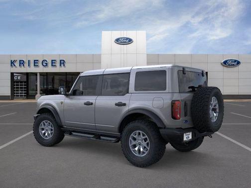 Carbonized Gray Metallic 2025 Ford Bronco Badlands