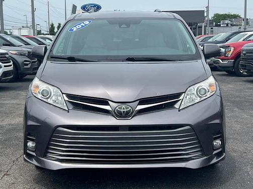 2019 Toyota Sienna XLE
