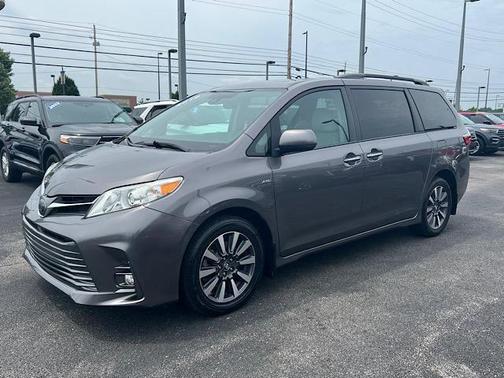 2019 Toyota Sienna XLE