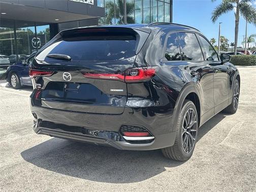 2025 Mazda CX-70 PHEV Premium Package