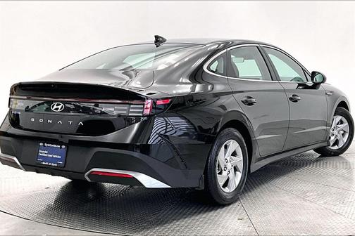 2025 Hyundai SONATA SE