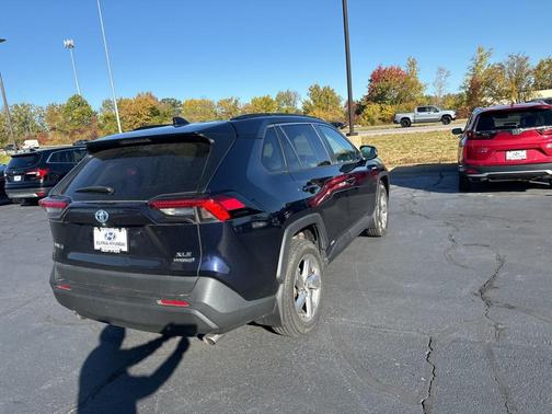 2021 Toyota RAV4 Hybrid XLE Premium